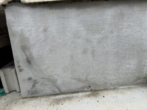 基礎クラック補修途中